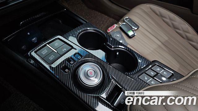 Kia K8 2.5 Gasoline 2WD Signature Special 2023 — фото 9