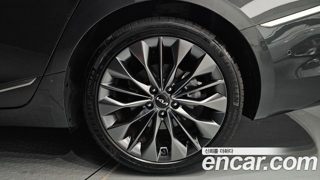 Kia K8 2.5 Gasoline 2WD Signature Special 2023 — фото 21