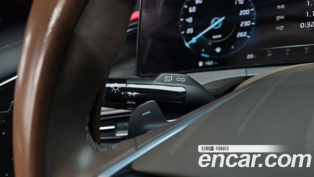 Kia K8 2.5 Gasoline 2WD Signature Special 2023 — фото 39