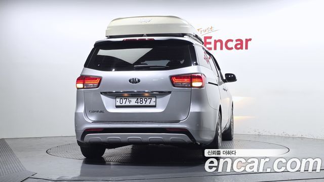 Kia Carnival 9-seater Prestige 2015 — фото 4