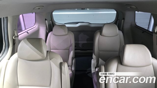 Kia Carnival 9-seater Prestige 2015 — фото 17