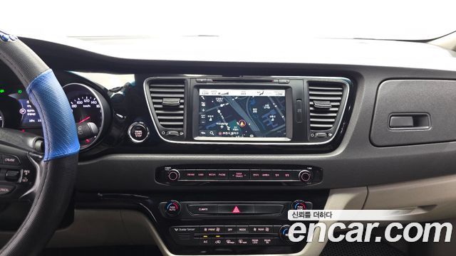 Kia Carnival 9-seater Prestige 2015 — фото 19