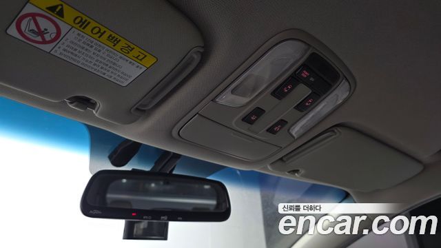 Kia Carnival 9-seater Prestige 2015 — фото 22