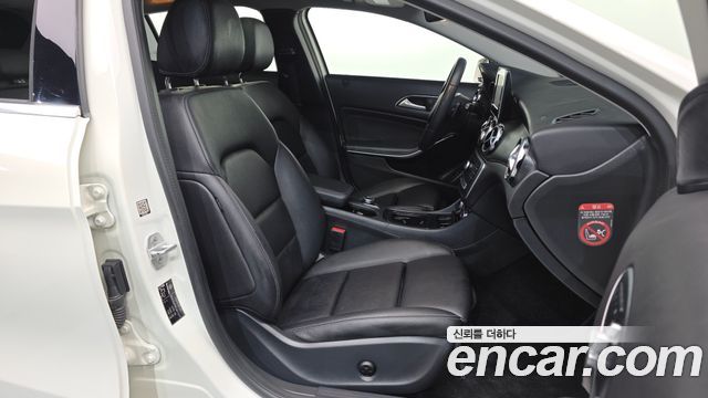 Mercedes-Benz GLA-Class (X156) GLA220 2018 — фото 11