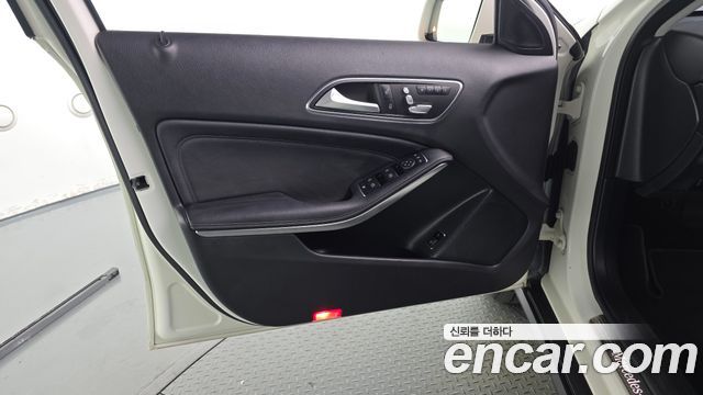 Mercedes-Benz GLA-Class (X156) GLA220 2018 — фото 24