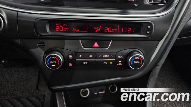 Kia K5 LPI Luxury 2014 — фото 18