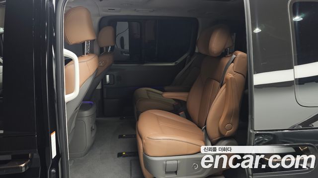 Hyundai Staria HEV 1.6 Lounge 7-Seater Inspiration 2025 — фото 12
