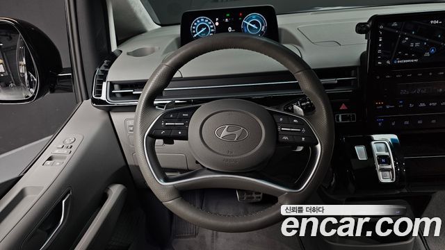 Hyundai Staria HEV 1.6 Lounge 7-Seater Inspiration 2025 — фото 13