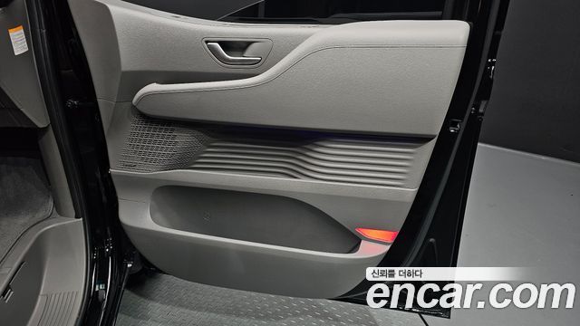 Hyundai Staria HEV 1.6 Lounge 7-Seater Inspiration 2025 — фото 25