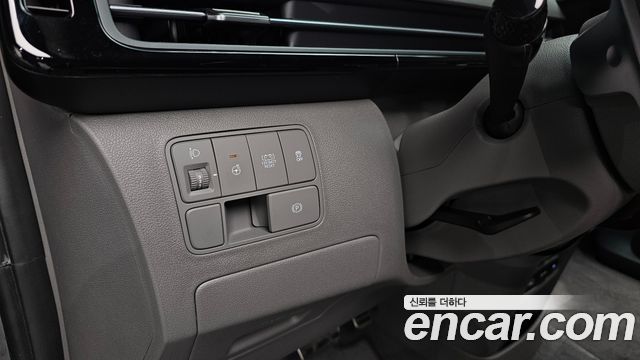 Hyundai Staria HEV 1.6 Lounge 7-Seater Inspiration 2025 — фото 30