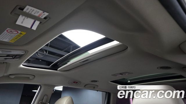 Kia Carnival 9-seater Noblesse 2016 — фото 18