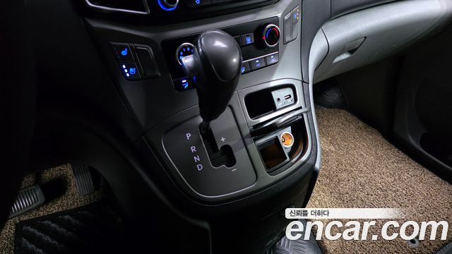 Hyundai Grand Starex Van 3-Seater Smart 2019 — фото 9