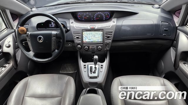 KG Mobility (SsangYong) Korando Turismo 4WD 9-Seater Adventure 60th Edition 2015 — фото 7