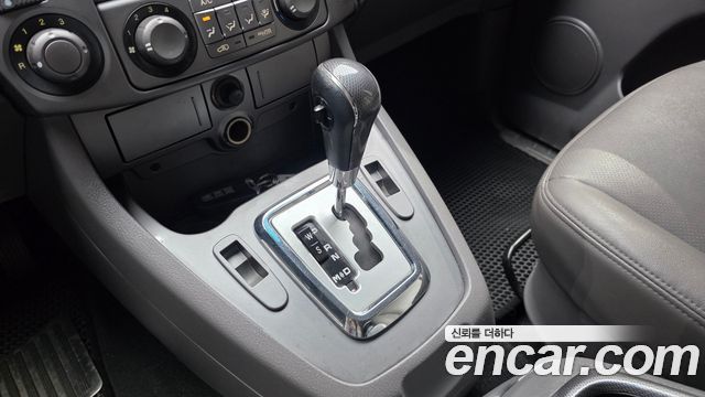 KG Mobility (SsangYong) Korando Turismo 4WD 9-Seater Adventure 60th Edition 2015 — фото 9