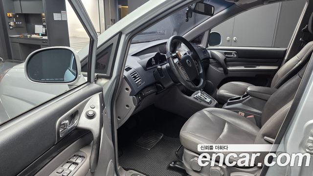KG Mobility (SsangYong) Korando Turismo 4WD 9-Seater Adventure 60th Edition 2015 — фото 10