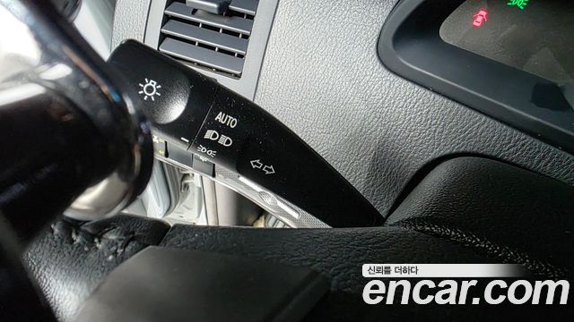 KG Mobility (SsangYong) Korando Turismo 4WD 9-Seater Adventure 60th Edition 2015 — фото 17