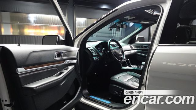 Ford Explorer 2.3 Limited 4WD 5th 2016 — фото 10