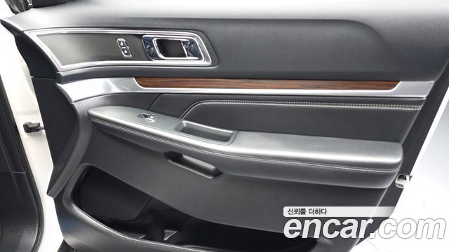 Ford Explorer 2.3 Limited 4WD 5th 2016 — фото 24