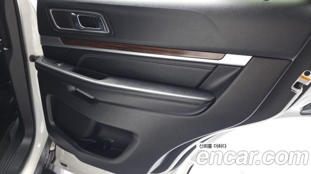 Ford Explorer 2.3 Limited 4WD 5th 2016 — фото 25