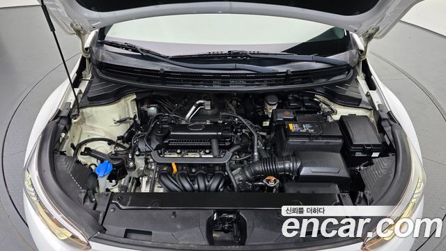 Kia Stonic 1.4 Trendy 2018 — фото 6