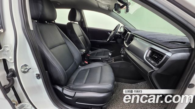 Kia Stonic 1.4 Trendy 2018 — фото 10