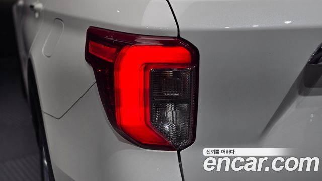 Ford Explorer (VI) 2.3 LimIted 4WD 2020 — фото 23