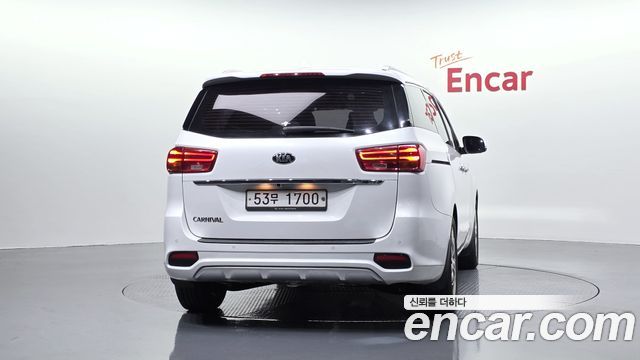 Kia Carnival Gasoline 9-Seater Noblesse Special 2019 — фото 4
