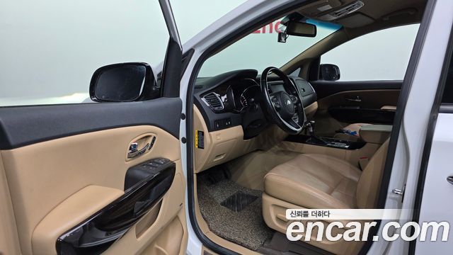 Kia Carnival Gasoline 9-Seater Noblesse Special 2019 — фото 10