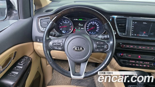 Kia Carnival Gasoline 9-Seater Noblesse Special 2019 — фото 12