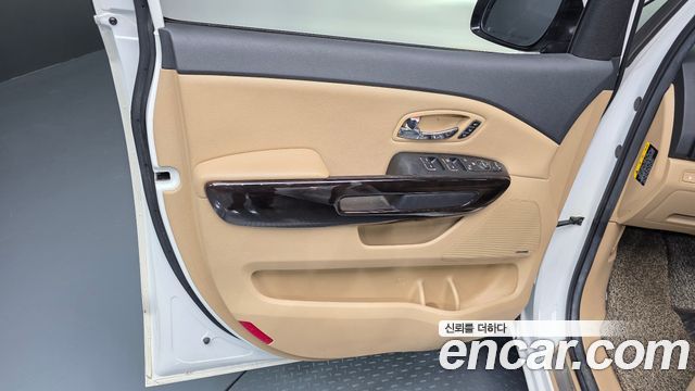 Kia Carnival Gasoline 9-Seater Noblesse Special 2019 — фото 24