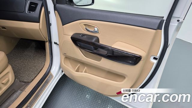Kia Carnival Gasoline 9-Seater Noblesse Special 2019 — фото 25