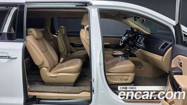 Kia Carnival Gasoline 9-Seater Noblesse Special 2019 — фото 26