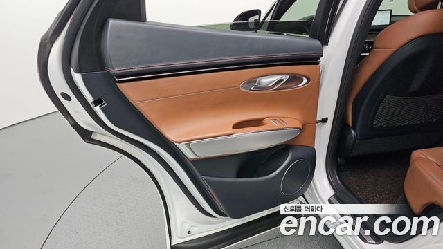 Genesis GV70 2.5T Gasoline AWD 2023 — фото 25