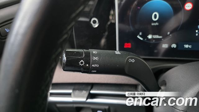 Hyundai Tucson (NX4) Gasoline 1.6 Turbo 2WD Inspiration 2025 — фото 27