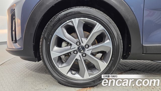 Kia Stonic 1.4 Prestige 2020 — фото 5