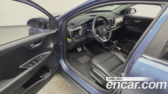 Kia Stonic 1.4 Prestige 2020 — фото 10