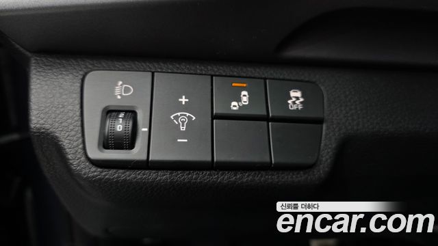 Kia Stonic 1.4 Prestige 2020 — фото 13