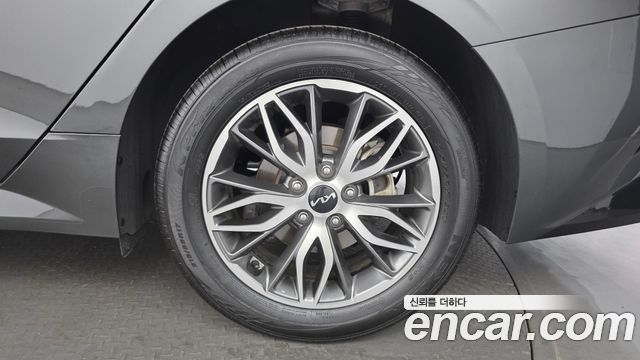Kia K5 (III) 2.0 Prestige 2022 — фото 21