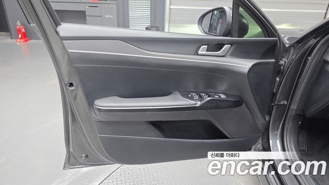 Kia K5 (III) 2.0 Prestige 2022 — фото 24
