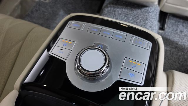 Genesis G80 (RG3) Gasoline 2.5 Turbo AWD 2025 — фото 28