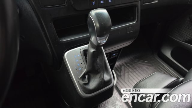 Hyundai Staria Cargo 3-Seater Modern 2022 — фото 9
