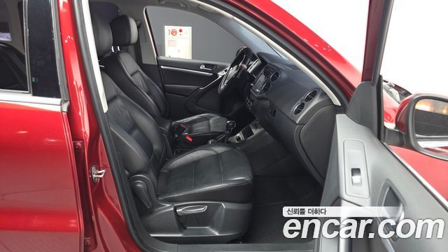 Volkswagen Tiguan 2.0 TDI Comfort 5N 2015 — фото 11