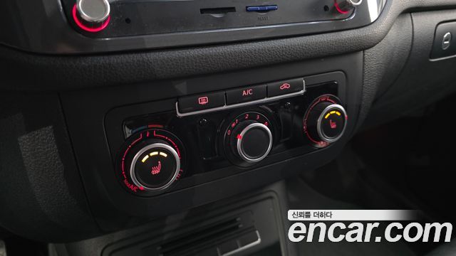 Volkswagen Tiguan 2.0 TDI Comfort 5N 2015 — фото 15