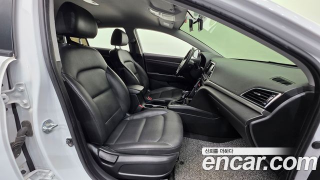 Hyundai Avante (AD) 1.6 GDI Value Plus 2018 — фото 10