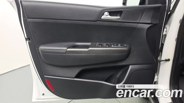 Kia Sportage (IV) Gasoline 2.0 2WD Noblesse 2018 — фото 24