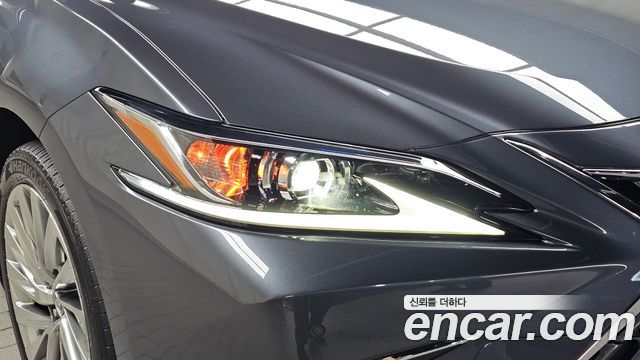Lexus ES300h (VII) Luxury Plus 2022 — фото 22