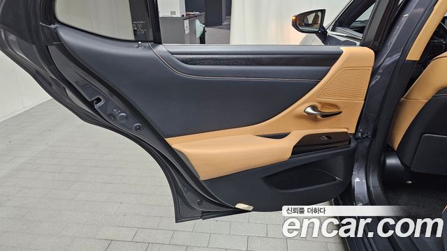 Lexus ES300h (VII) Luxury Plus 2022 — фото 25