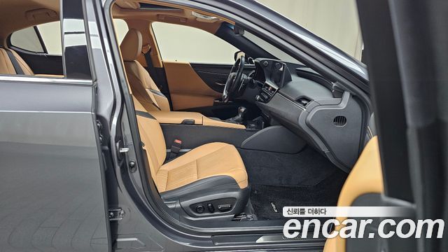 Lexus ES300h (VII) Luxury Plus 2022 — фото 26