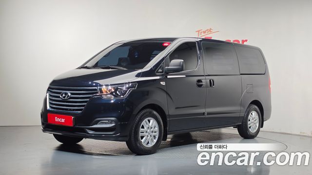 Hyundai Grand Starex Van 3-Seater Smart