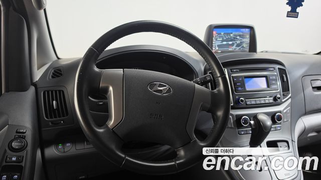 Hyundai Grand Starex Van 3-Seater Smart 2021 — фото 12